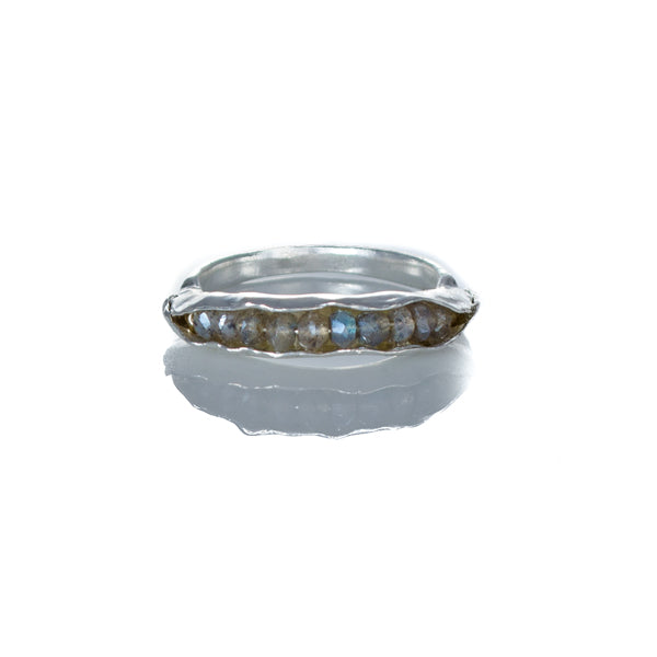 Pod ring with labradorite