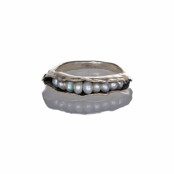 Pearl pod ring