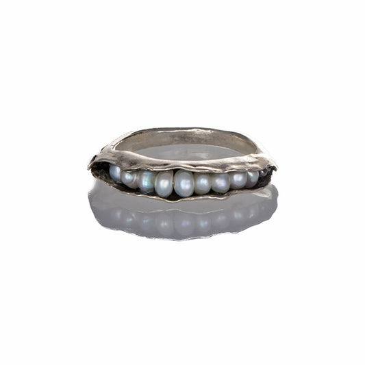 Pearl pod ring
